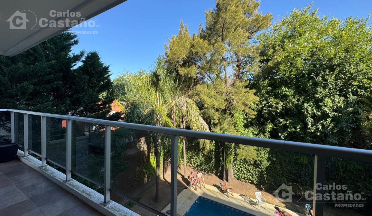 6703377_78371133773918956075103422893877517802649600149846539252342110822318249856792