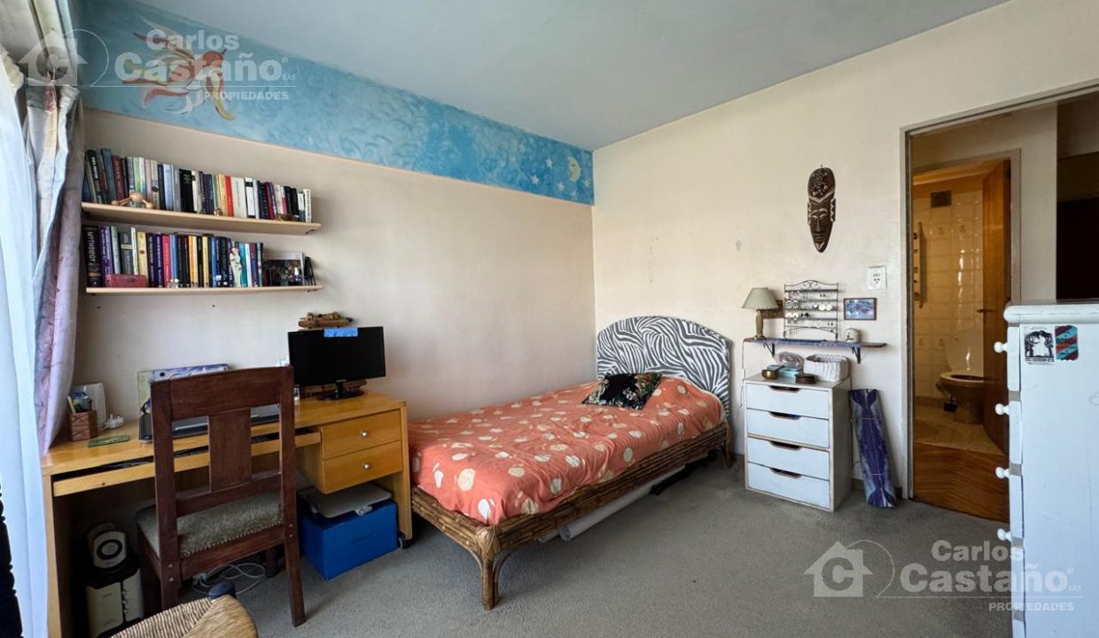 6756371_18302293658554550323404582460552807812710650758608860785510537835246936986138