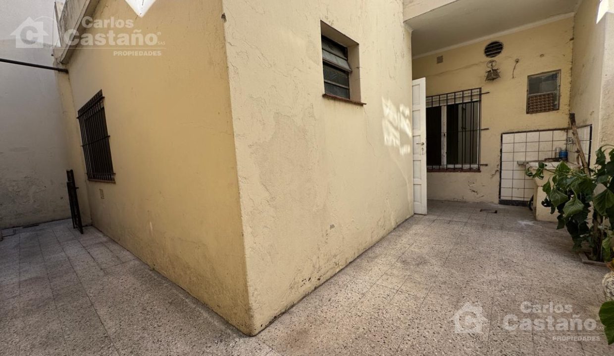 6934839_81711449190374012201536200113897925521211631629238106071844330426271279561657