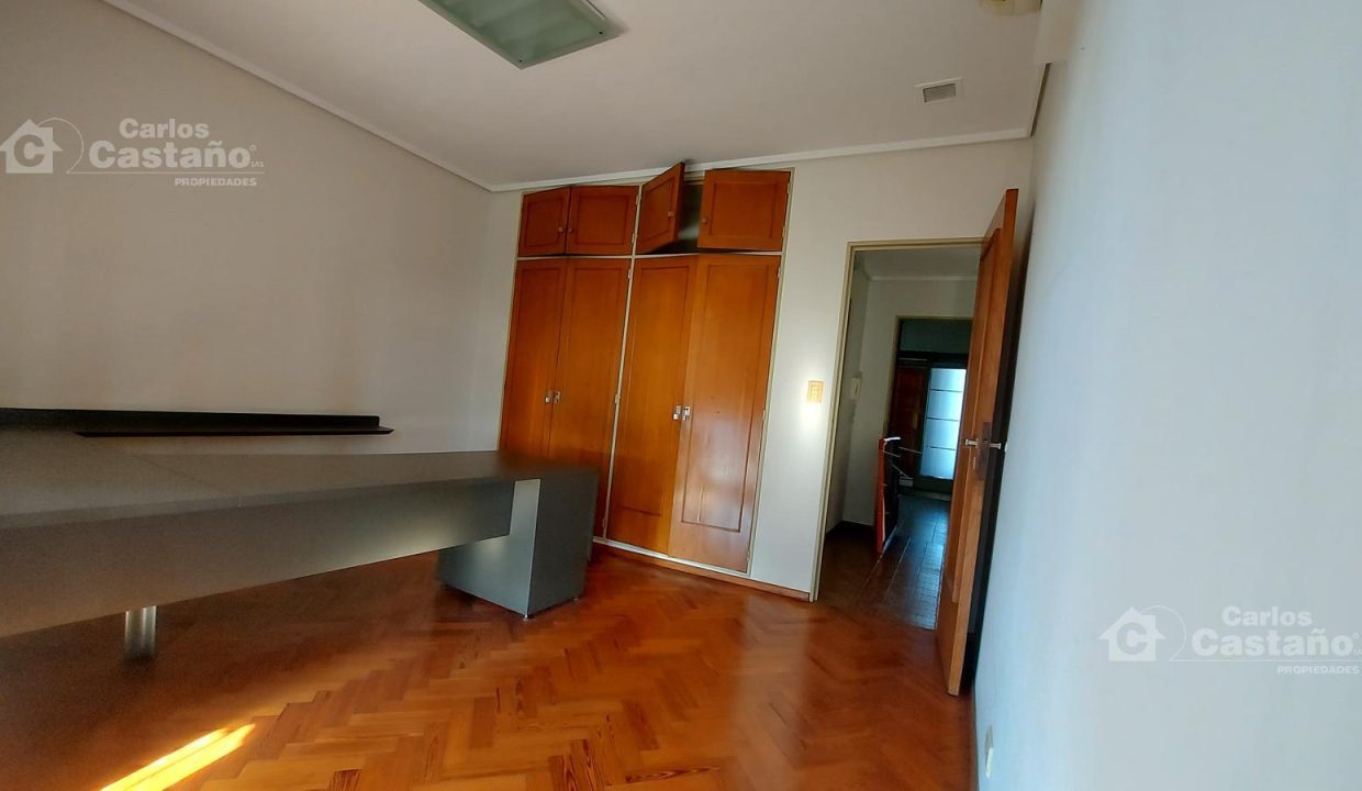 6993592_7026209329175975913180865505473560992384569271497008422758213142387541817140