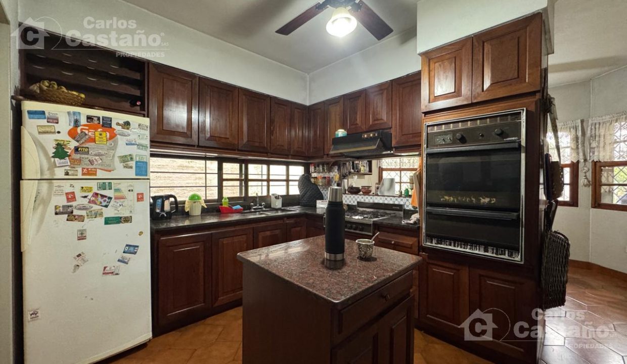 6994961_106769432634452264801342862979061518333639245553917146558249421704629192188746