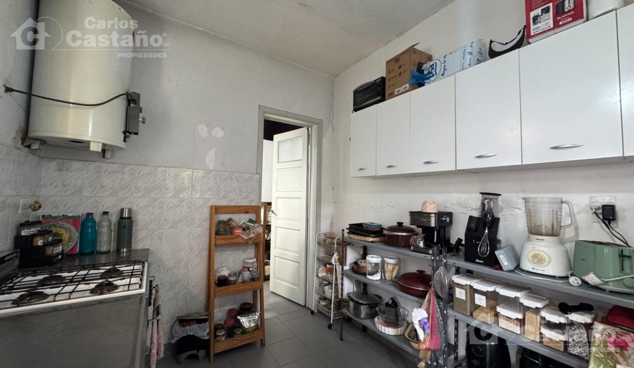 6994961_57403780103051871783700463084081893936342210630188707406499217181087821065270