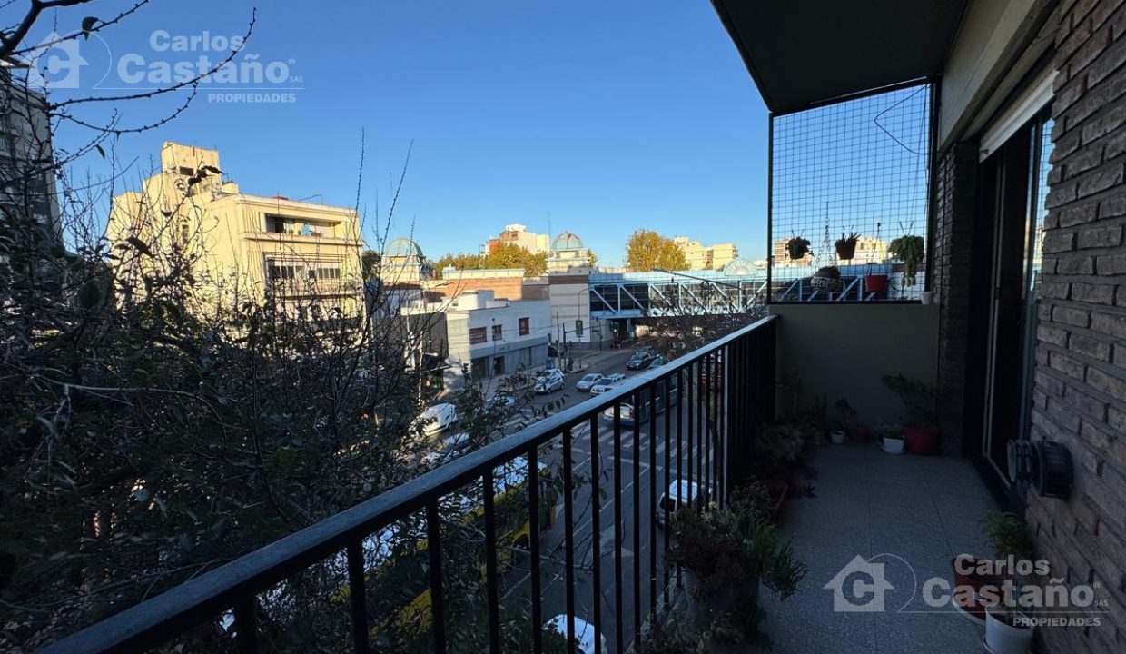 7003337_48691828750556355204326858543822652687416573545975752903422551927980721384985