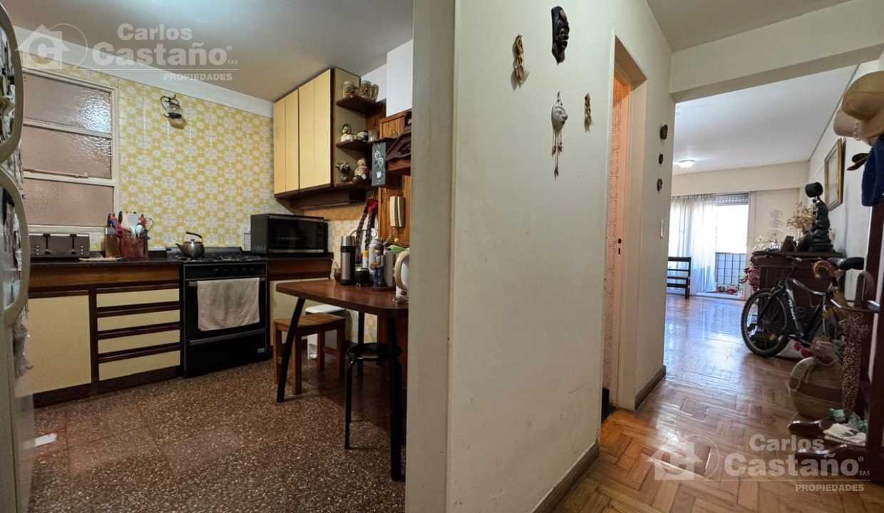 7003337_94351512000653580633628800513583572564398378329941137011264853667160084949040