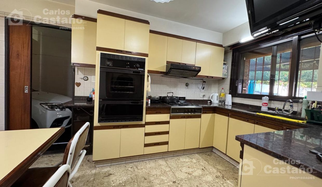 7003446_41435131814131911249054426868423435984154184284422716075738067061612130444065