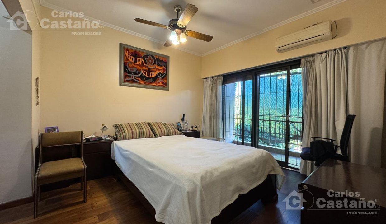 7003446_80398328519873063181803708795687122620540567181193921211131803911215171576433