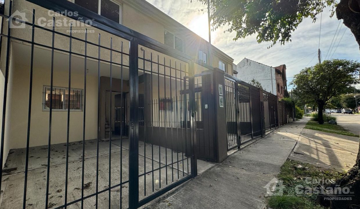 7003753_32821773028627702775594333471076285951439725315128298741451940049843592677750