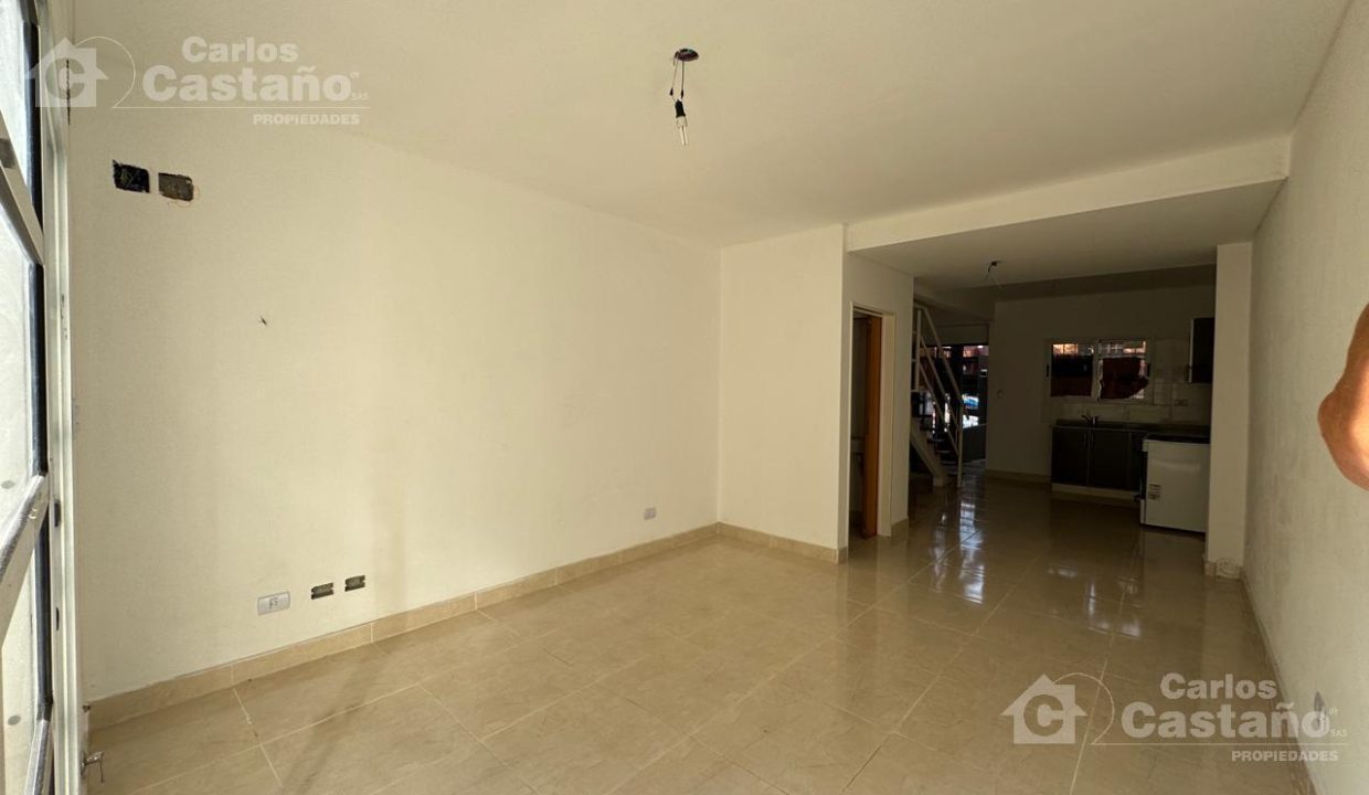 7003753_57561981234587692280881334825492830994157278290113487846746331734095074593492