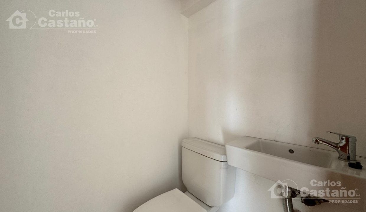 7003753_84779108558146770924422637495843060998686401793588346874560682704954194663020