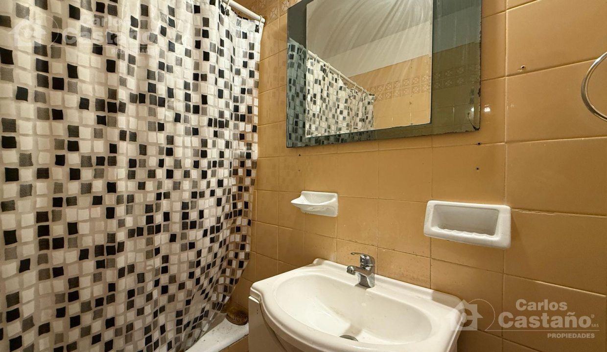 7003846_85089725967781232934198816283605764698703302052446797120760945938251977190670