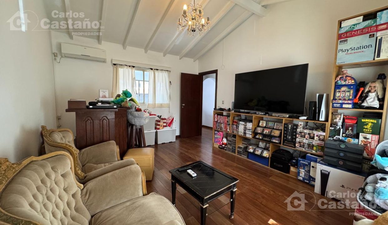 7003897_4523084364404472883574845313219115242937113036864844883054583671292402236976