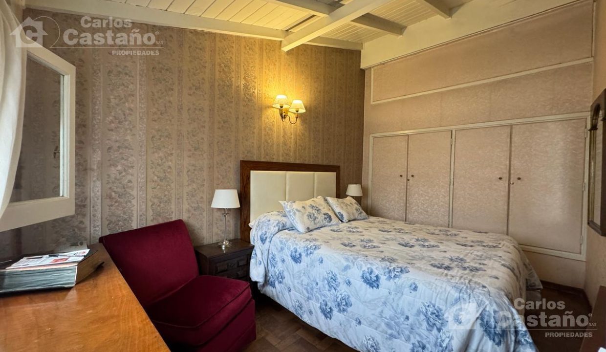 7009129_94215983361592476307347614724264423190684260657527905777595841065325882712206