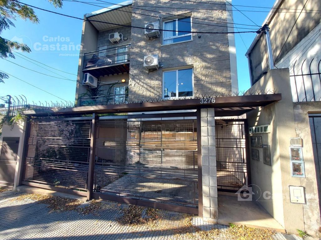 Exc. Depto. 3 Amb. en Duplex con Patio y Cochera