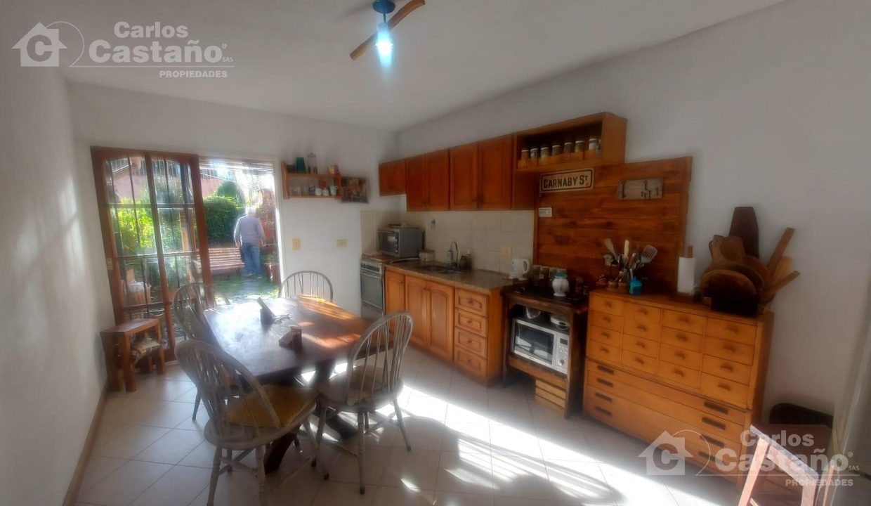 7016068_102205187394516196289404829766129934092960171325374548764239834147955373464062