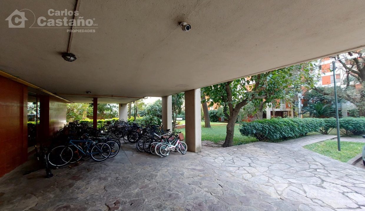 7016101_33288077728760461058302137498615830138212098647932584047016203847660304612209