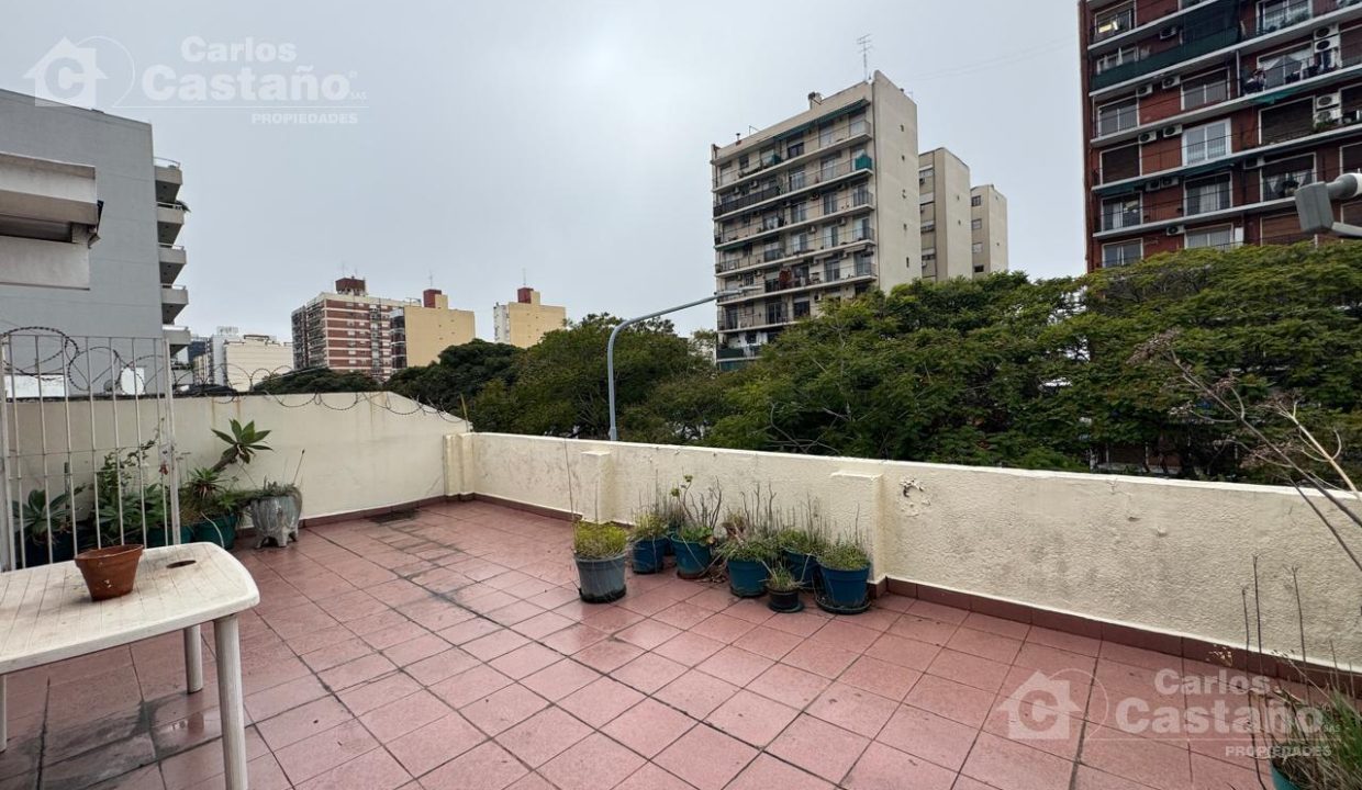 7019459_94430272871038559611158401806069852477724663545668367727039019839509943527044