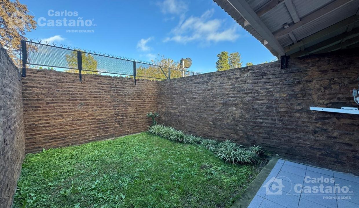 7027169_47494997485945193710656225890781260035682029169128548261247932125327795672875