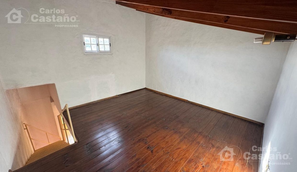 7027169_57121109044521139070396163802700573154911253150604161594621916273444911918314