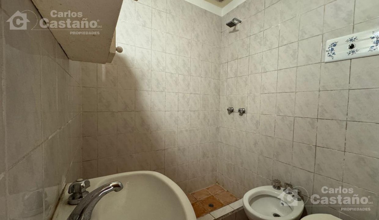 7027169_73409761739507808229611090478517720114552374905953605917879519646009518744610