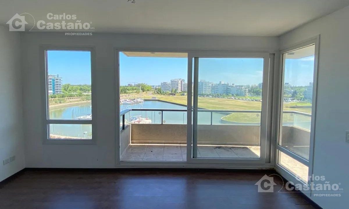 7027572_37793437761883987858334044787556945467096556315110141745394031797947393500078