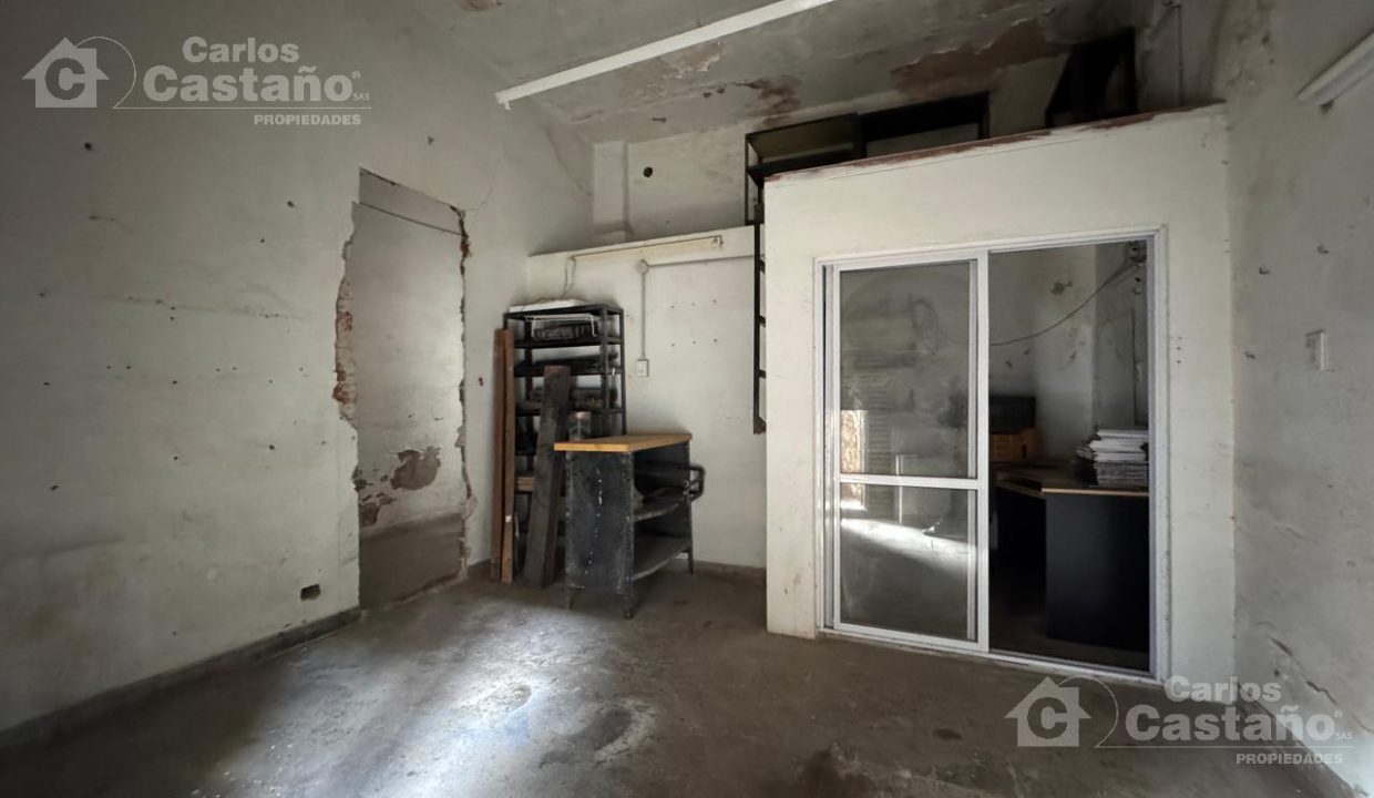 7046330_13636267382087608430680820047821660627645818051052474460219518022391082340106