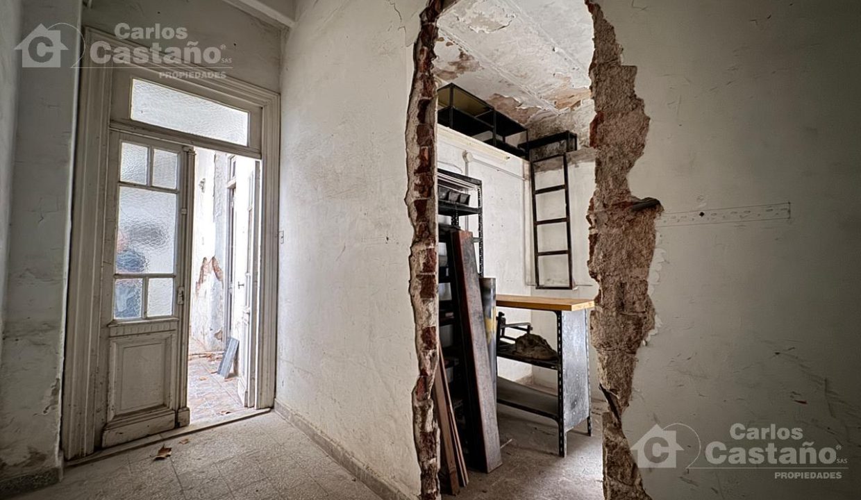 7046330_63642123790323659101502751823279814029844204979748727403395150682822758076692