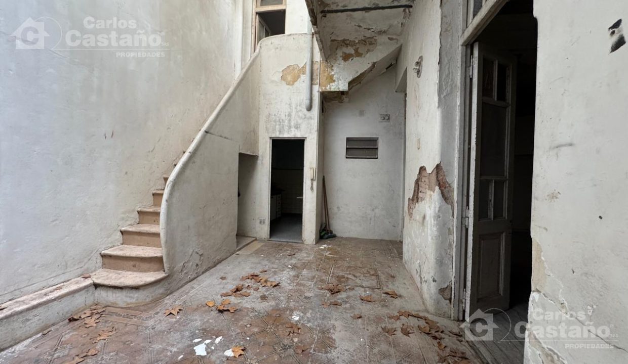 7046330_87180728290627295102658168684261269078684295501267986794358329669635733804394