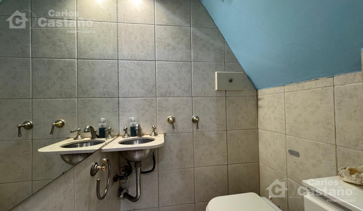 7060836_17794959888899757426042209652808836820720092772026530274335460790884902718385