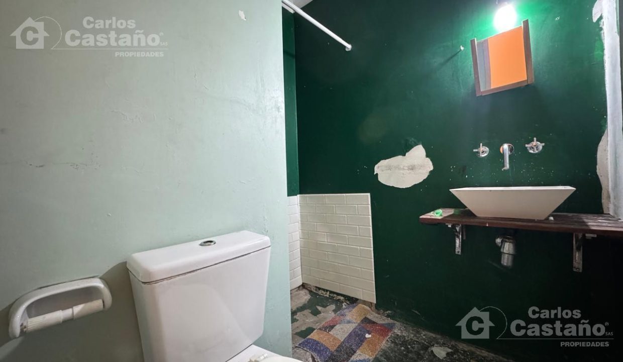 7084588_107240264885177838259428127849725874032287697490399942381895405634618552964106