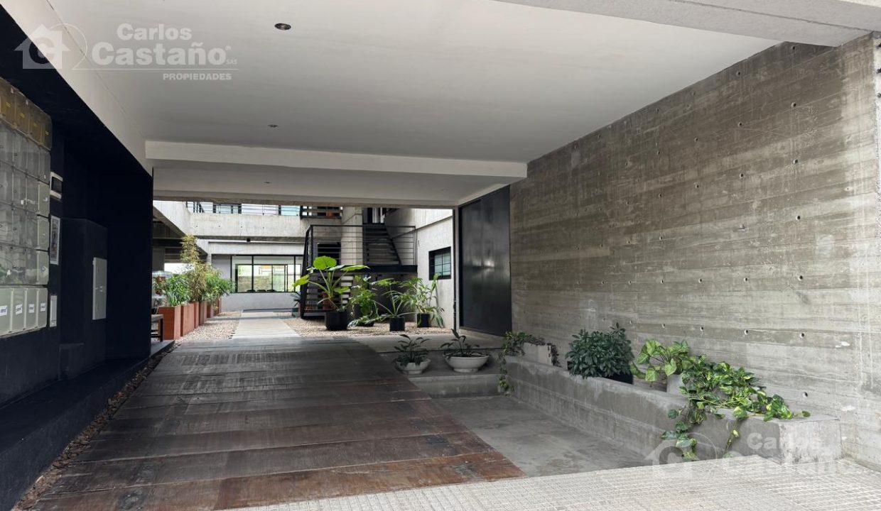 7092873_101744690437200811145695786330920718524934425228099697055026865658677797755192