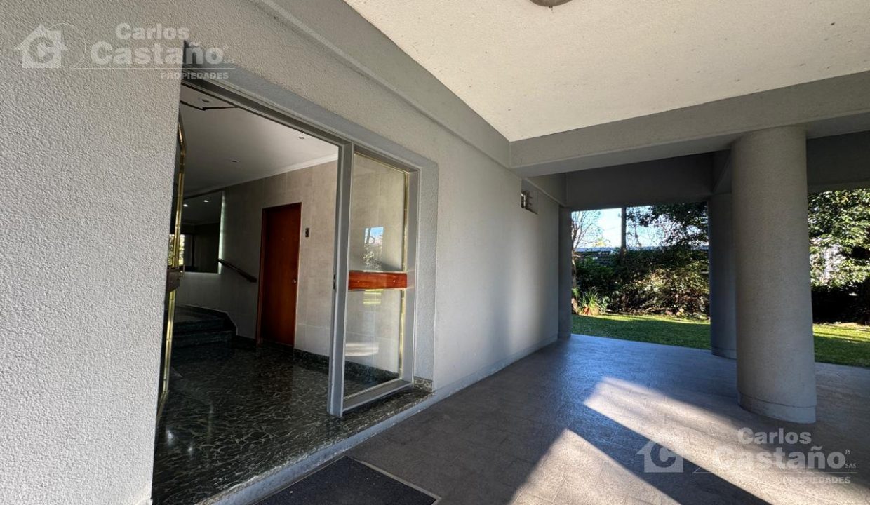 7167669_37869318602878252285501620364852625172221859035172215700222521225560527226951