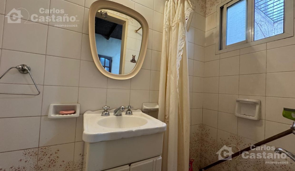 7183319_50714895844261611084479886915157106302393222998940044342917525259741283012853