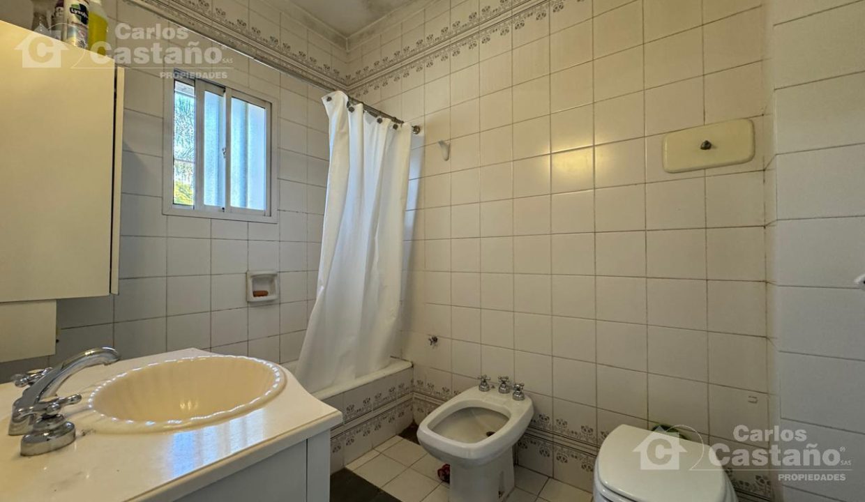 7183319_77094848801874037035526474207780579383182535651510979401570078622298215972402