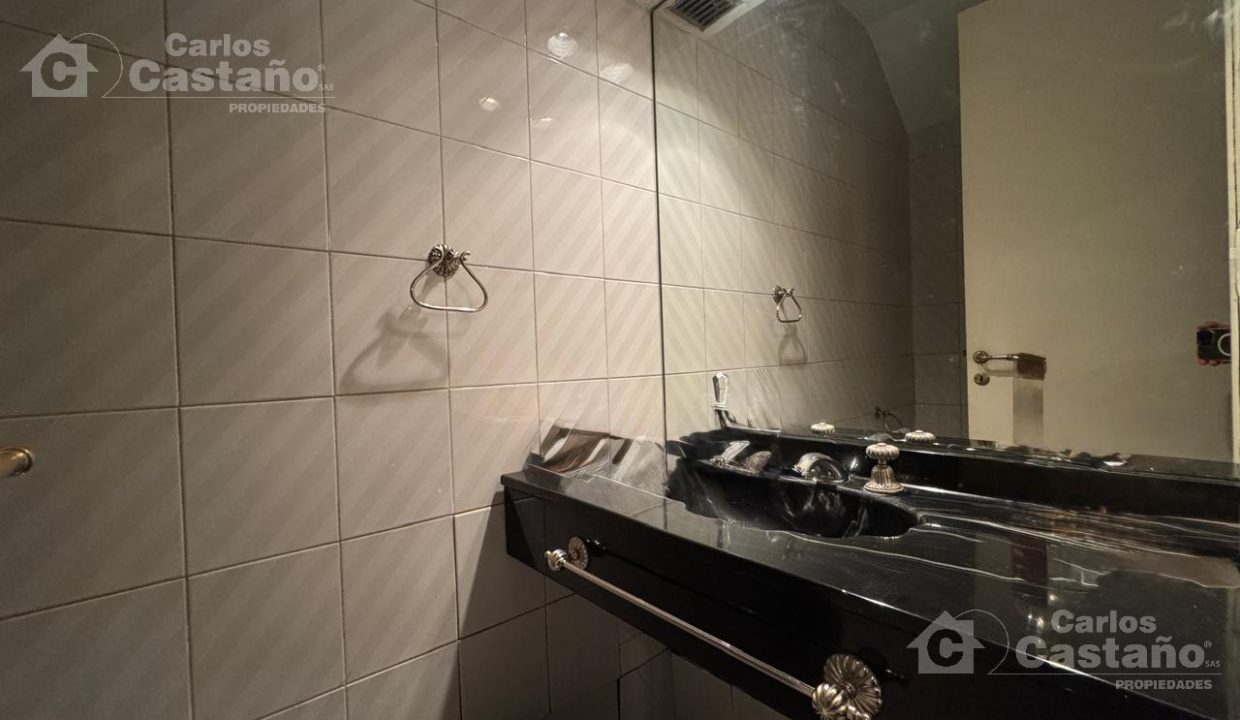 7212034_56951886741108386796615599730470863541406095703050978235497178997769062698304