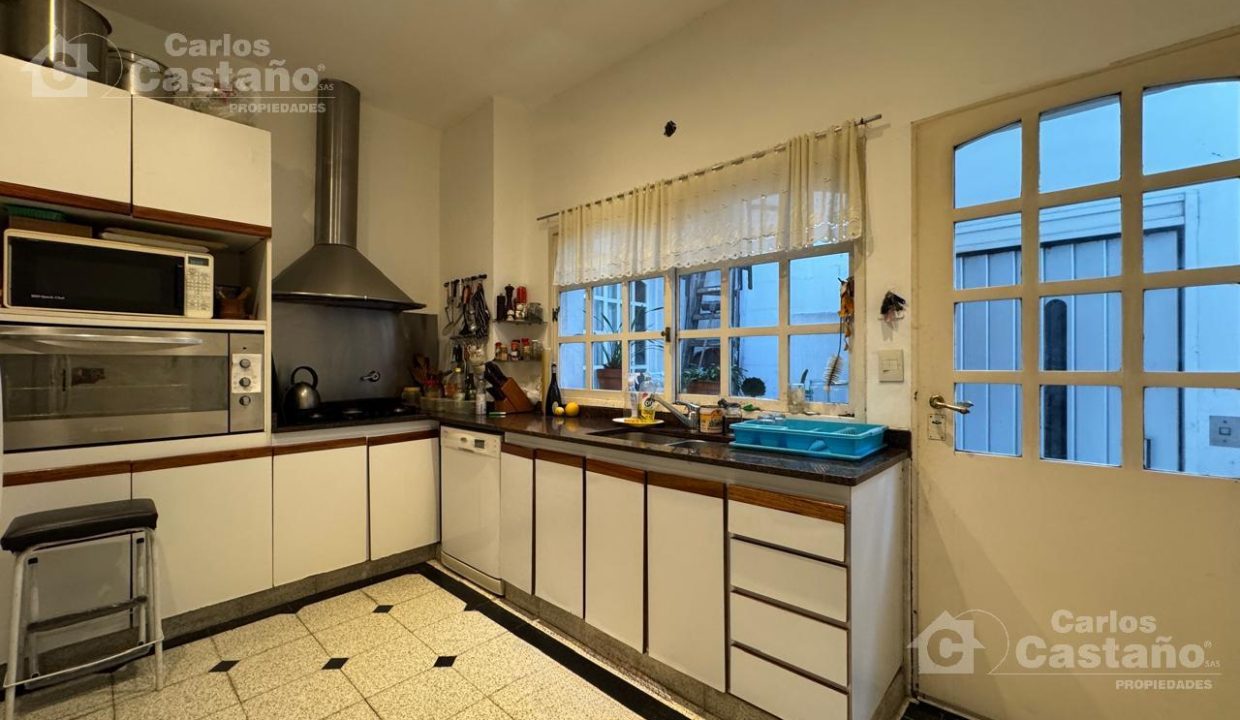 7212034_98775693188686317757561274091687938509279108785945958777054088319071441947690