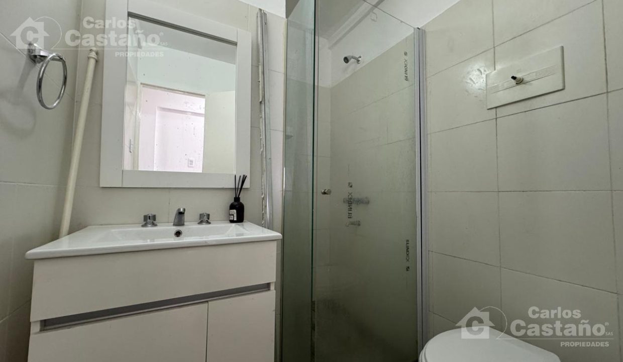 7248256_5583446291138252049611657664706457846946967194396470905297785651915893615488