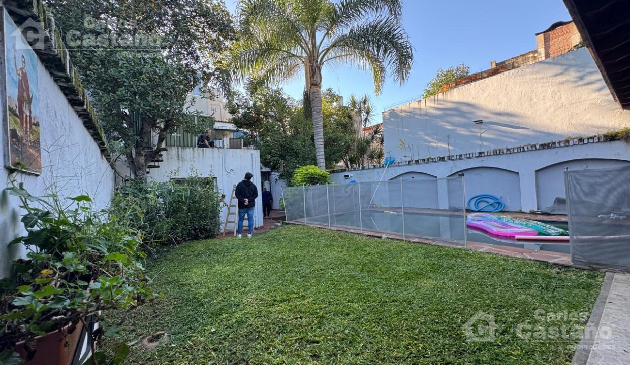 7261305_115768545000457628846959552289723169310223833191009559835585003999250372651800