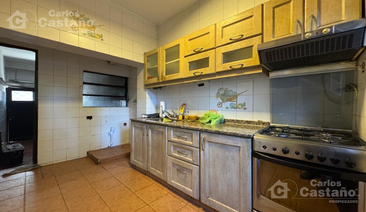 7261305_93938783124560775573264226870751313091447991175916683021363051687700776610889