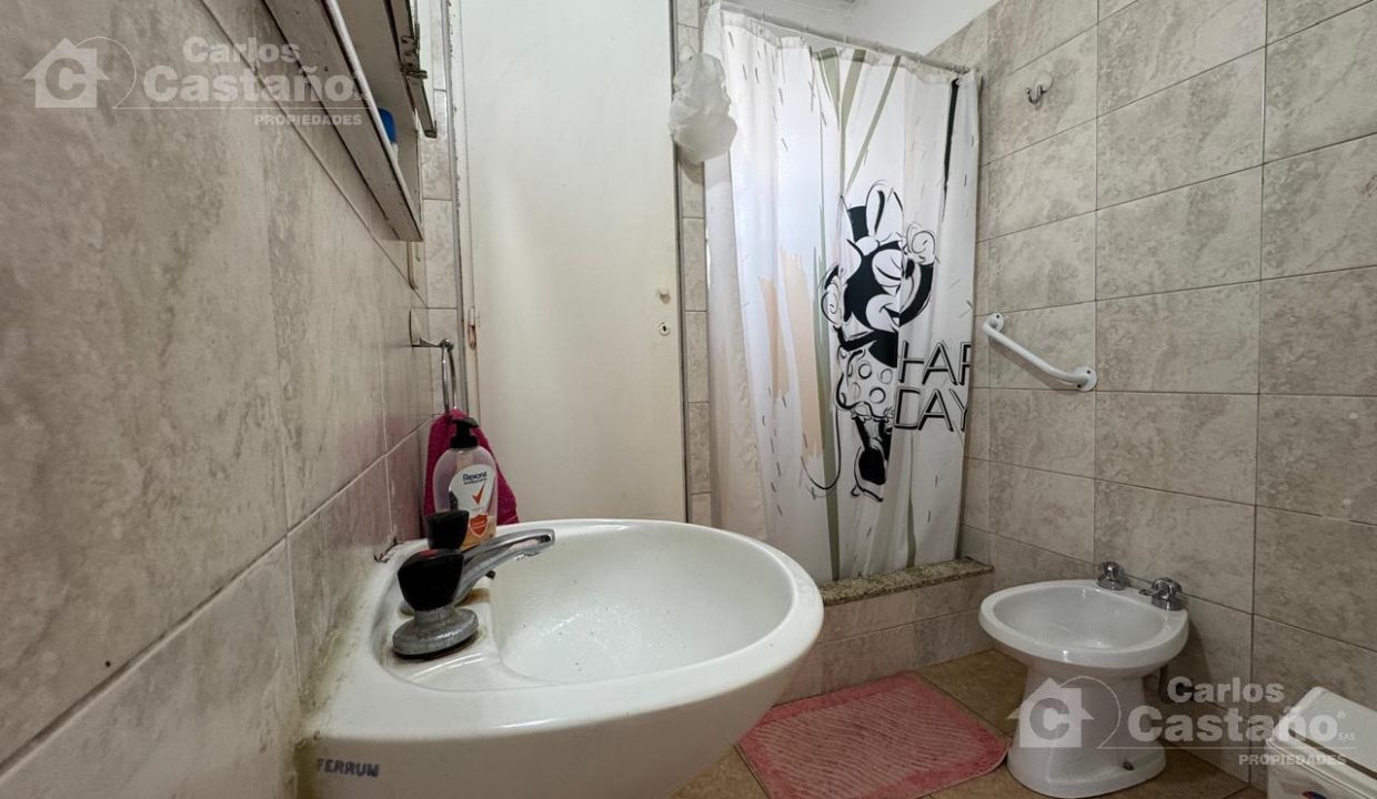 7264805_18212337741545840644715420267240839957922497548516589654243062259613248619463