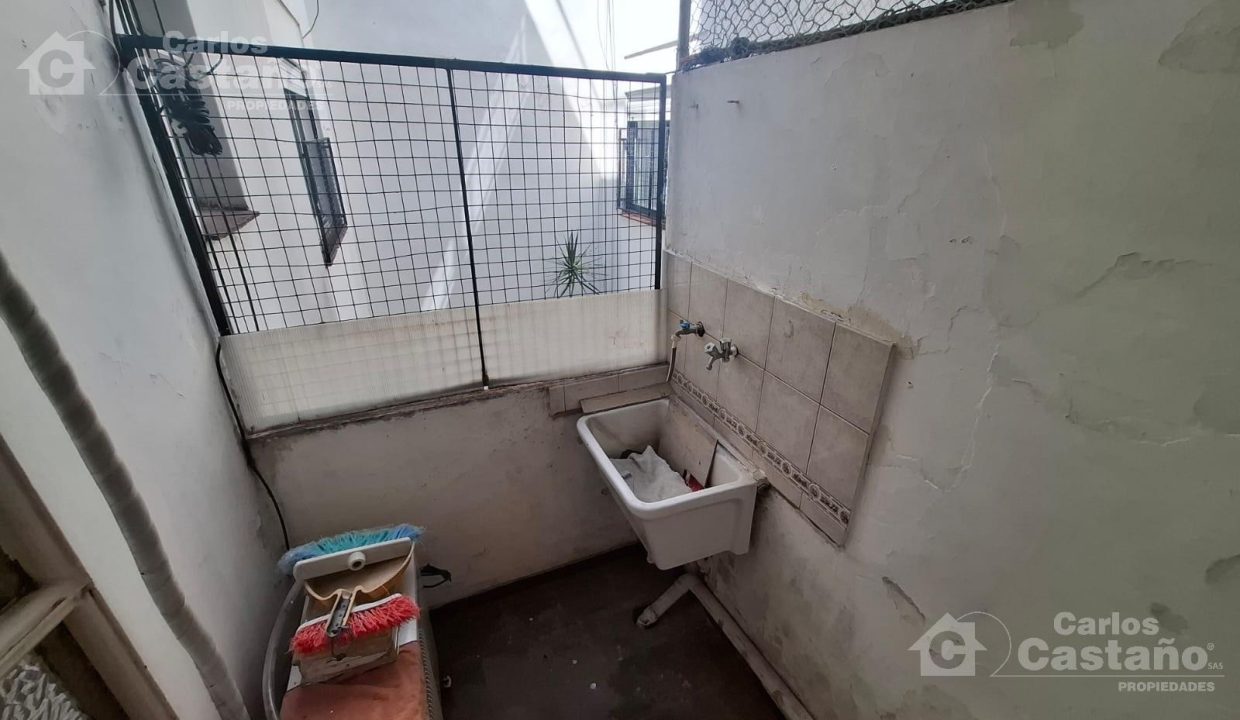 7302980_70594774404298190750303020333163568112713272325727286904053245137530055856670