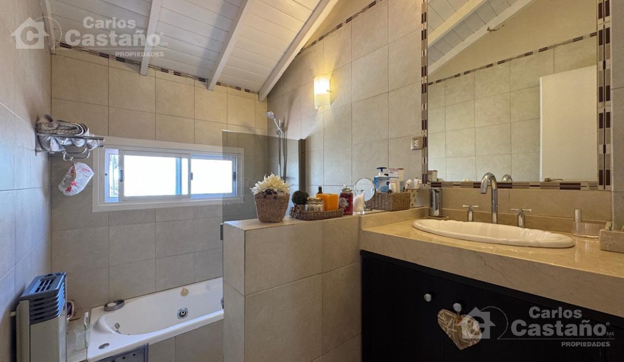 7341855_101211678917162284881790944298859554328203738902977237543185936767255124206098