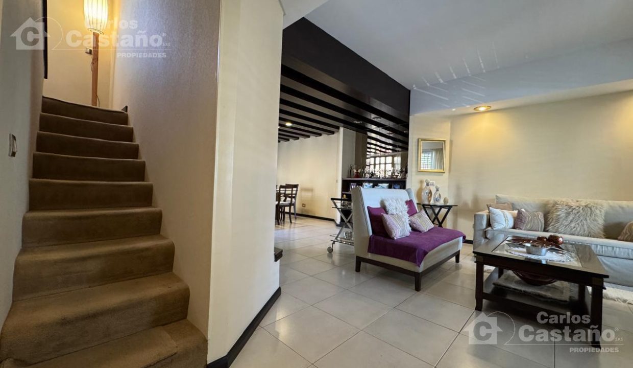 7341855_17703405531817076396319890528900799667840123674384727910067027446177104875136