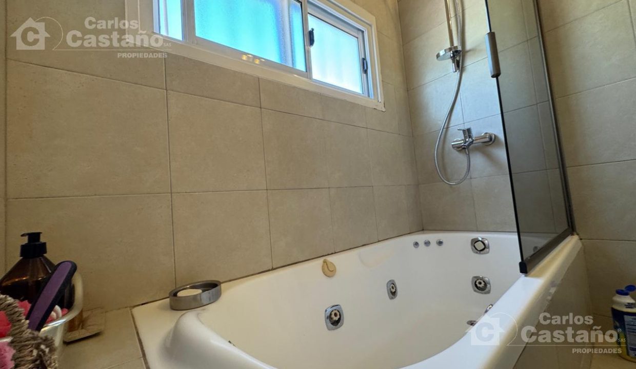 7341855_2816364663924586639155901858097924669916942179809835582051668813556583045703