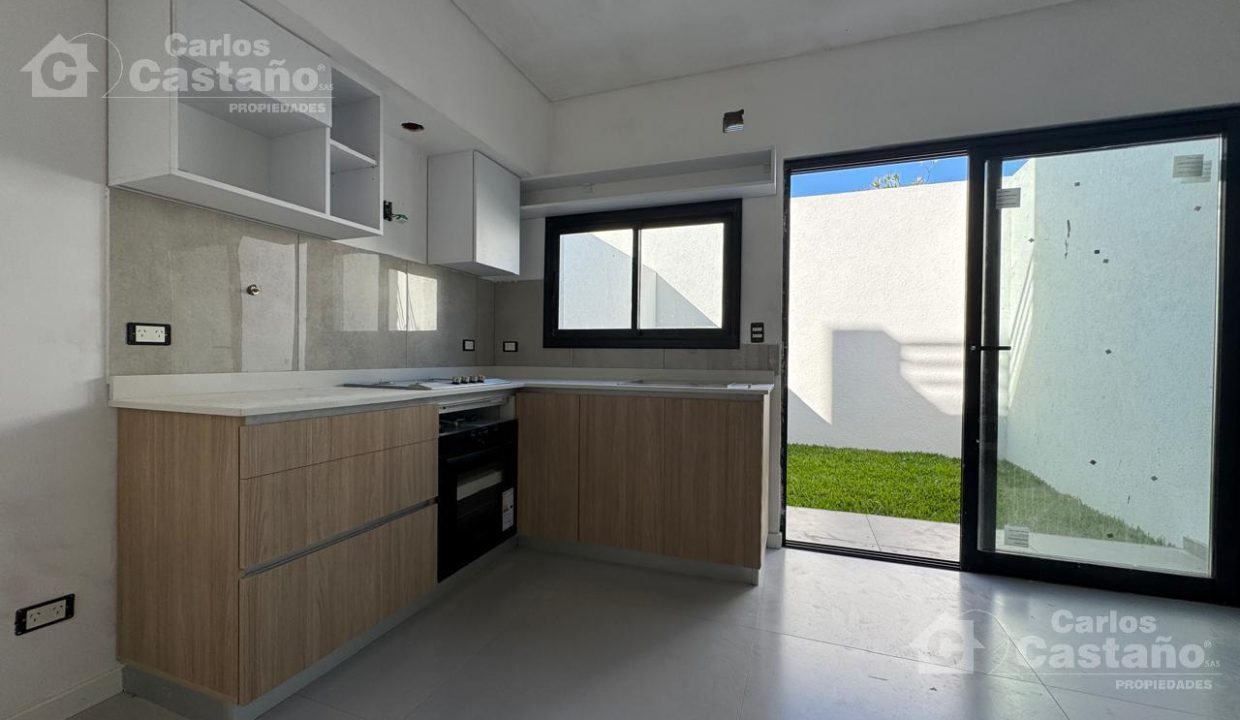 7381650_74333210451242346613781330901742214900438351416452522807491688078153119725840