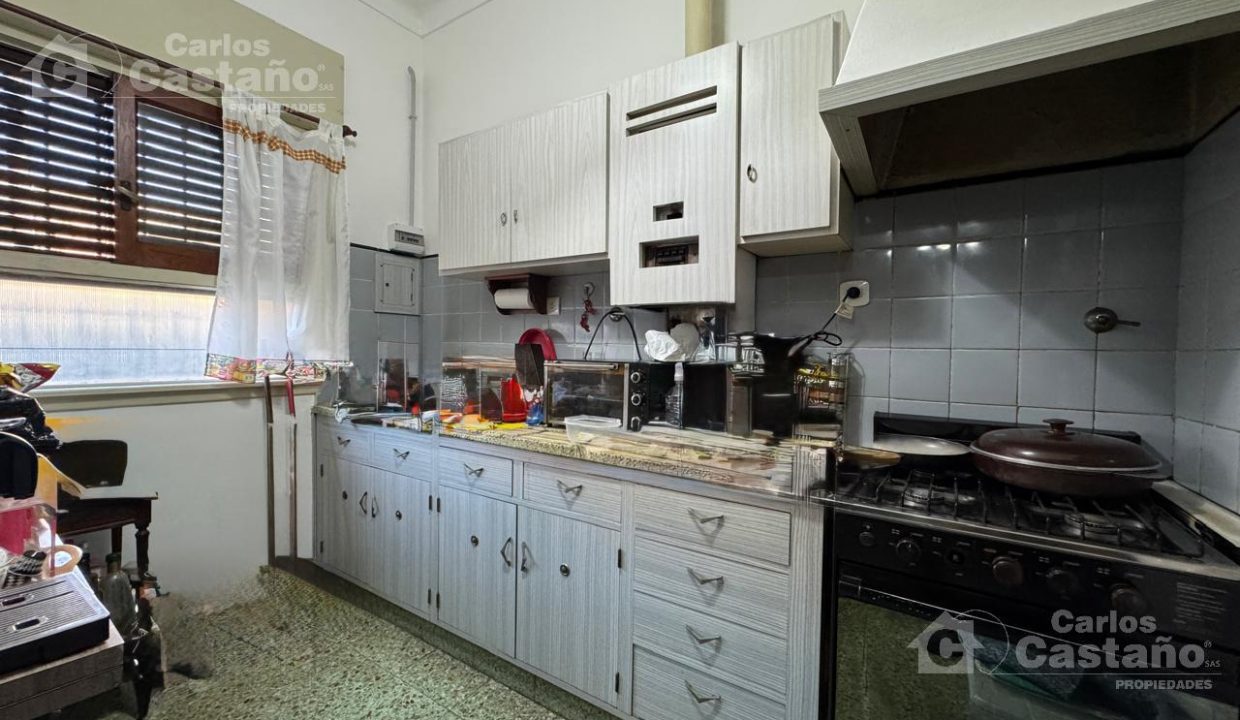 7382540_51701242255503482948306762658639521483614775132194267989680865258982722079152