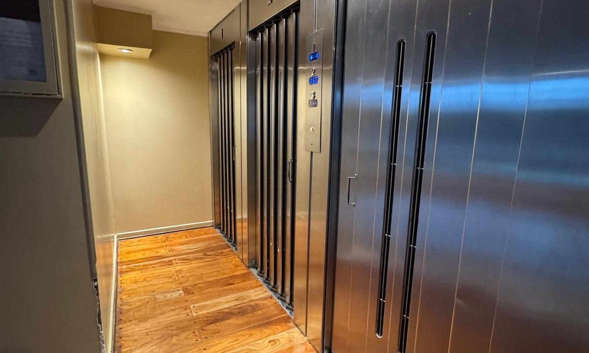 7383236_70162503692249551661590532677158535001345484344927720918292479237052855944830