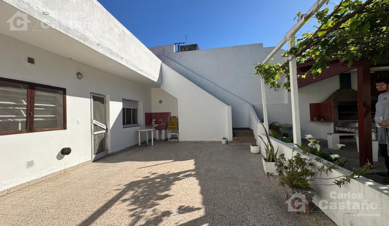 7403485_8979696936804867647173311364331707236858508351933621776370042915216943624349