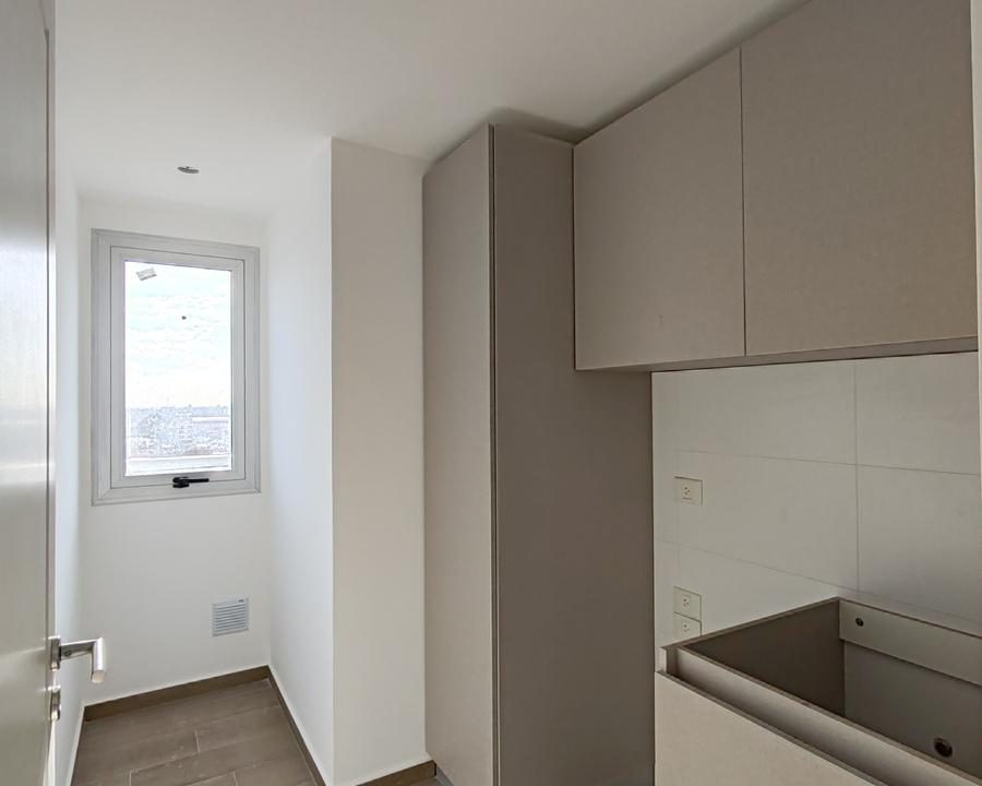 7425690_70203974200800475185747720731548658237143215974361160249433000684681975605561