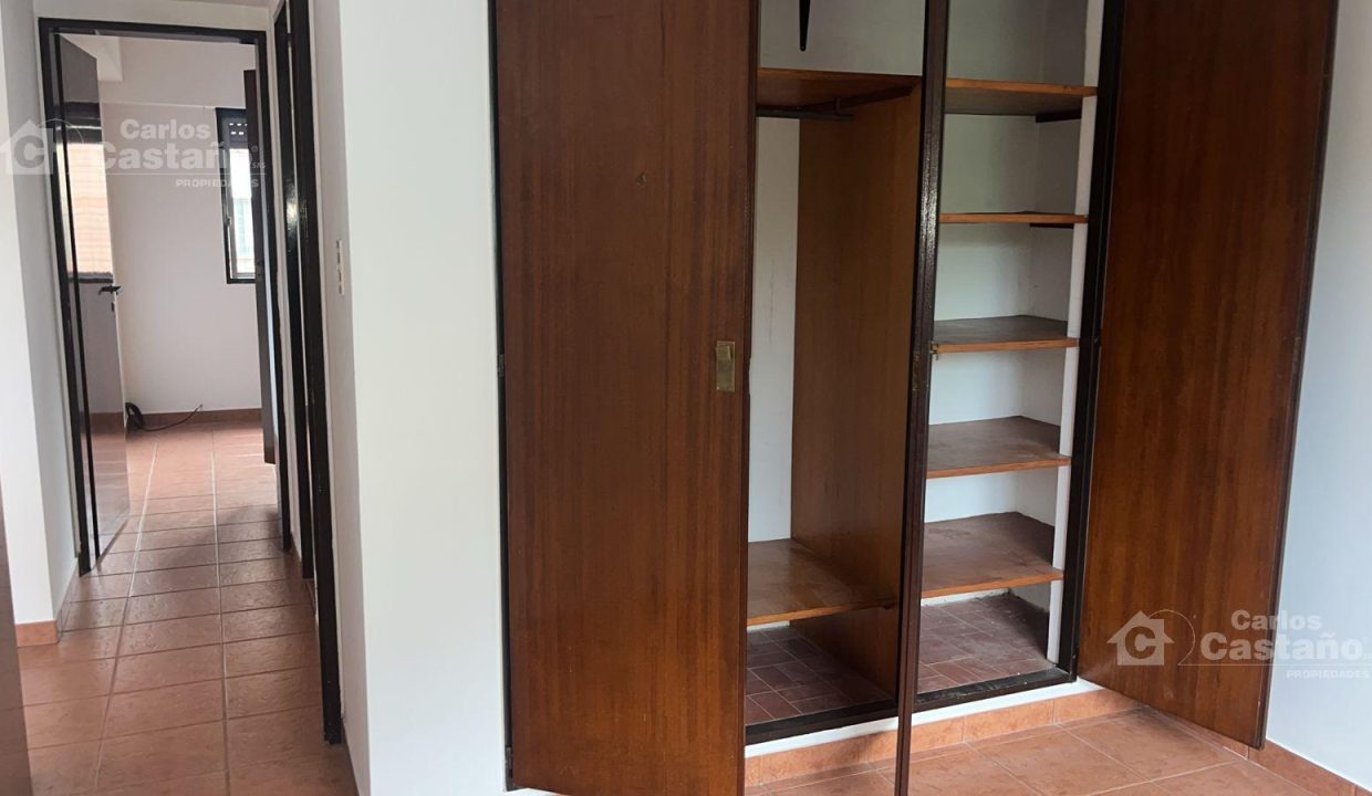 7425742_79885433417768779864845930027252661585496732003755995544062858360160428672081