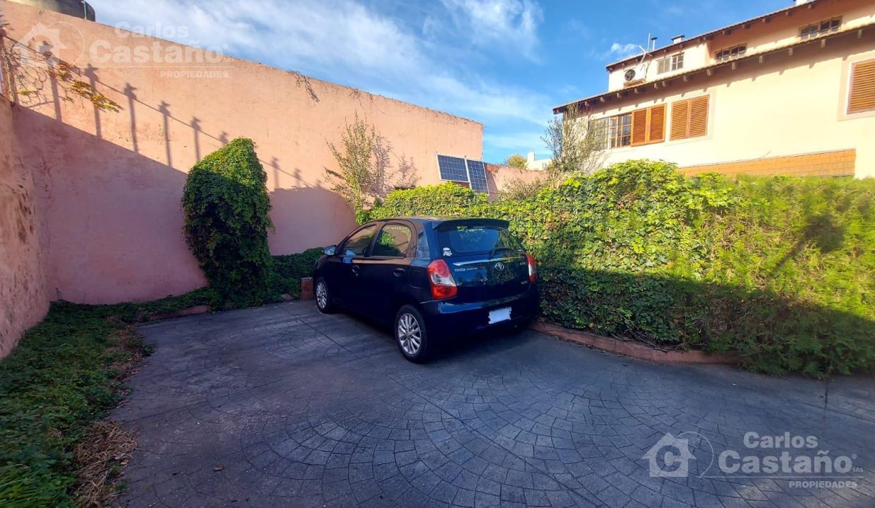 7469451_1105125032443694615276957033119960697338996834738380117802752060255627724907